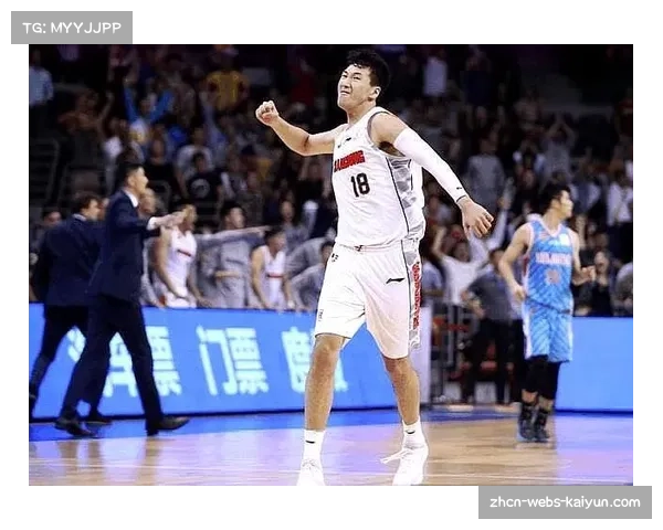 杨瀚森仅得9分6篮板仍获称赞 主帅盛赞两大优势彰显核心价值 杨瀚森仅得9分6篮板仍获称赞 主帅盛赞两大优势彰显核心价值